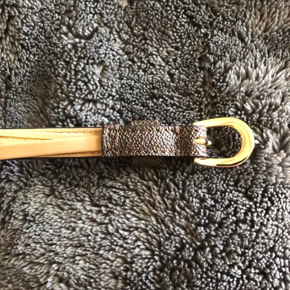 Michael Kors Signature Fanny Pack - Picture 9 of 13